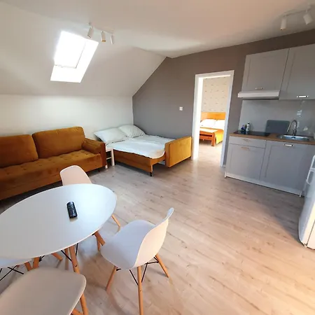 Alga2005 Kwatera prywatna Karwia